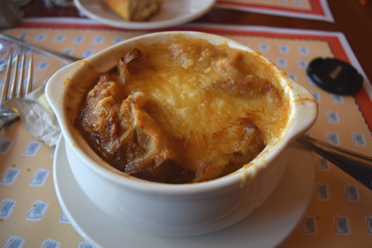 French Onion Soup at Chef De France Epcot